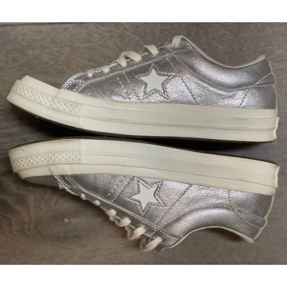 Converse One Star Leather Low-Top Sneakers - Picture 8 of 16